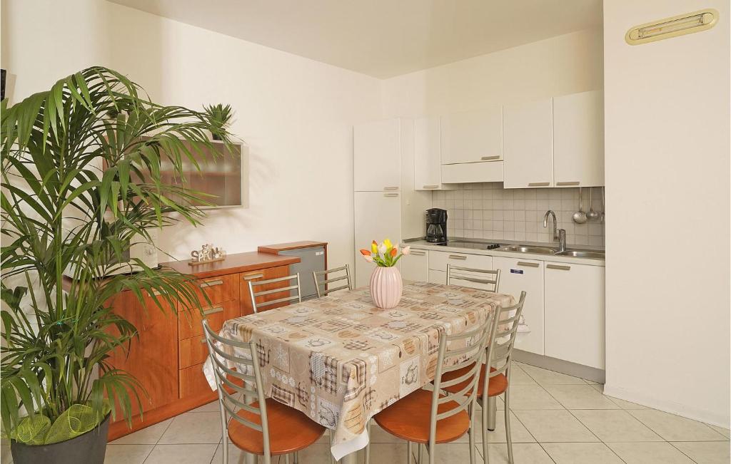 A kitchen or kitchenette at Bilocale