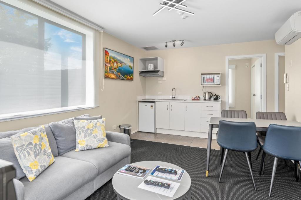 
Deluxe Two Bedroom with Spa
