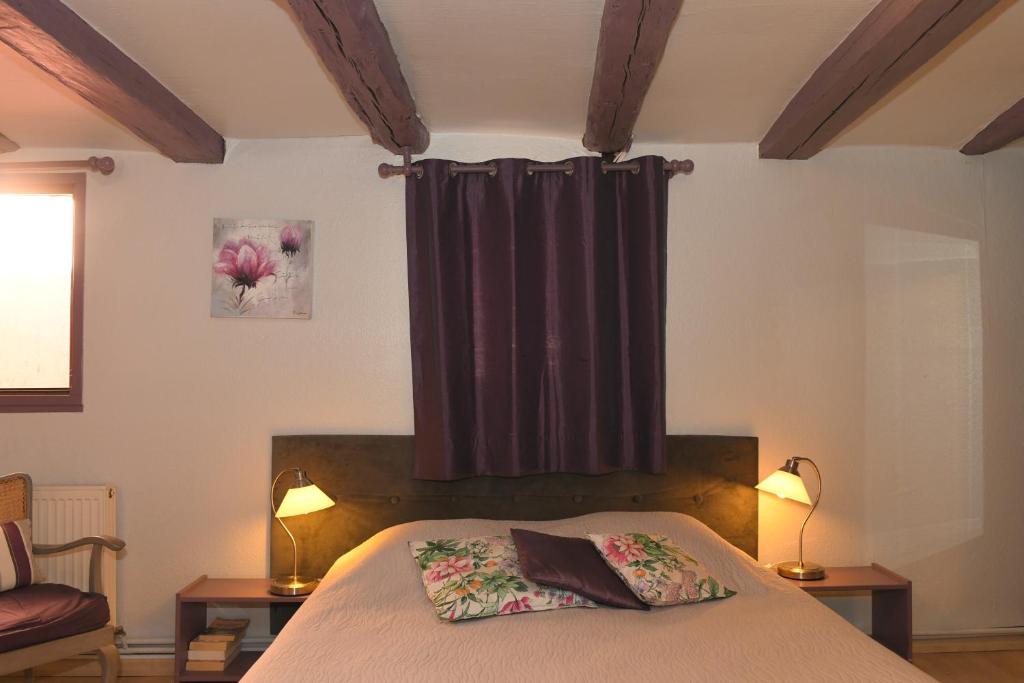 Postel nebo postele na pokoji v ubytování CHEZ CECILE Bed and Breakfast chez le VIGNERON