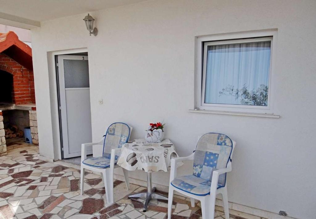 Fotografia z galérie ubytovania Apartments Tomislav - 120 m from beach v destinácii Okrug Donji