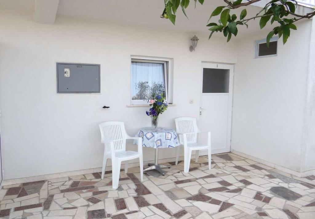 Fotografia z galérie ubytovania Apartments Tomislav - 120 m from beach v destinácii Okrug Donji