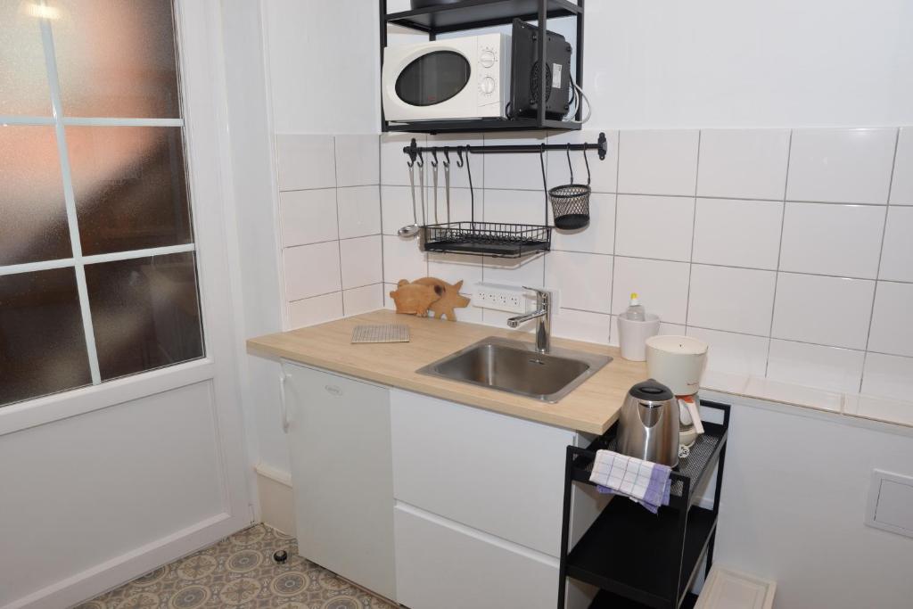 CHEZ CECILE Bed and Breakfast chez le VIGNERON - 6