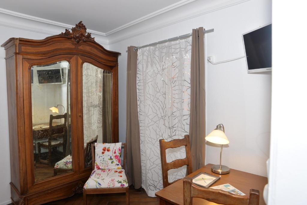 CHEZ CECILE Bed and Breakfast chez le VIGNERON - 5