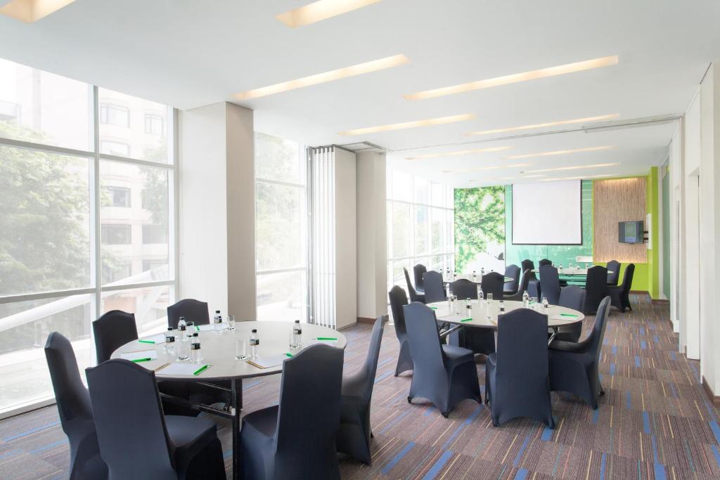 Zona business o sala conferenze di All Seasons Jakarta Thamrin