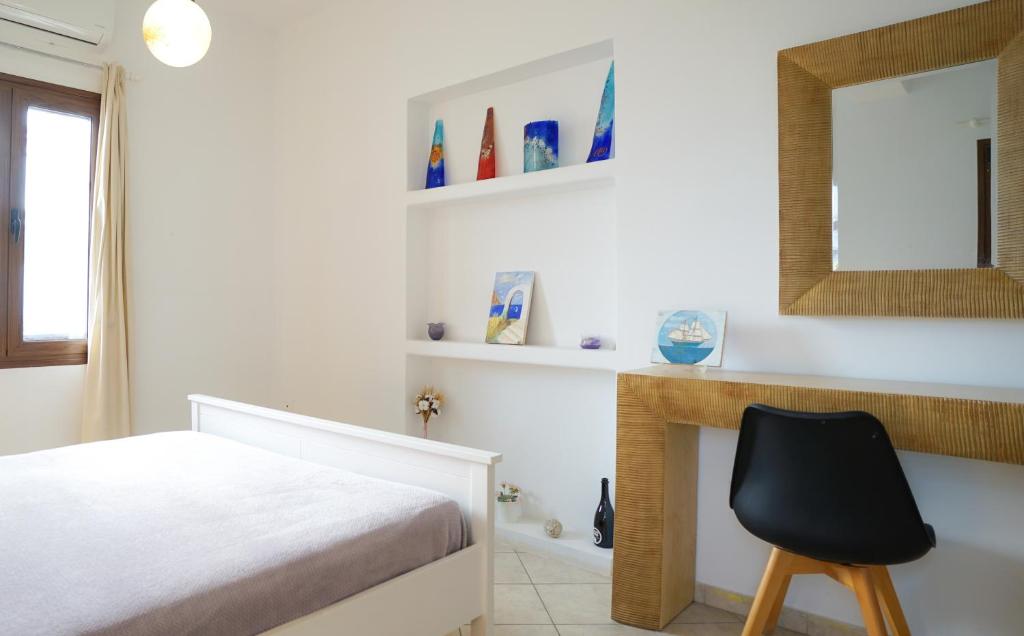 Fira Central Apartments with Veranda - 11