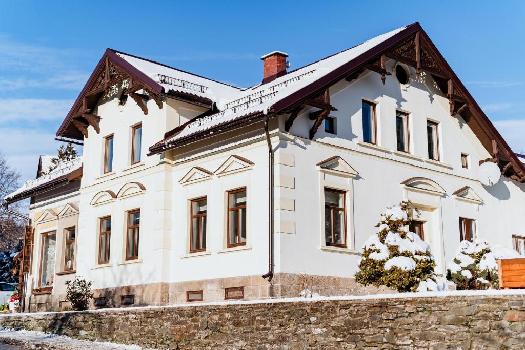 Budova, kde se aparthotel nachází