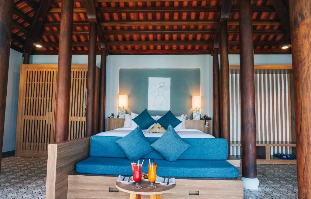 Water Pool Villa - Traditional Style with Free 8-Hour Transportation
