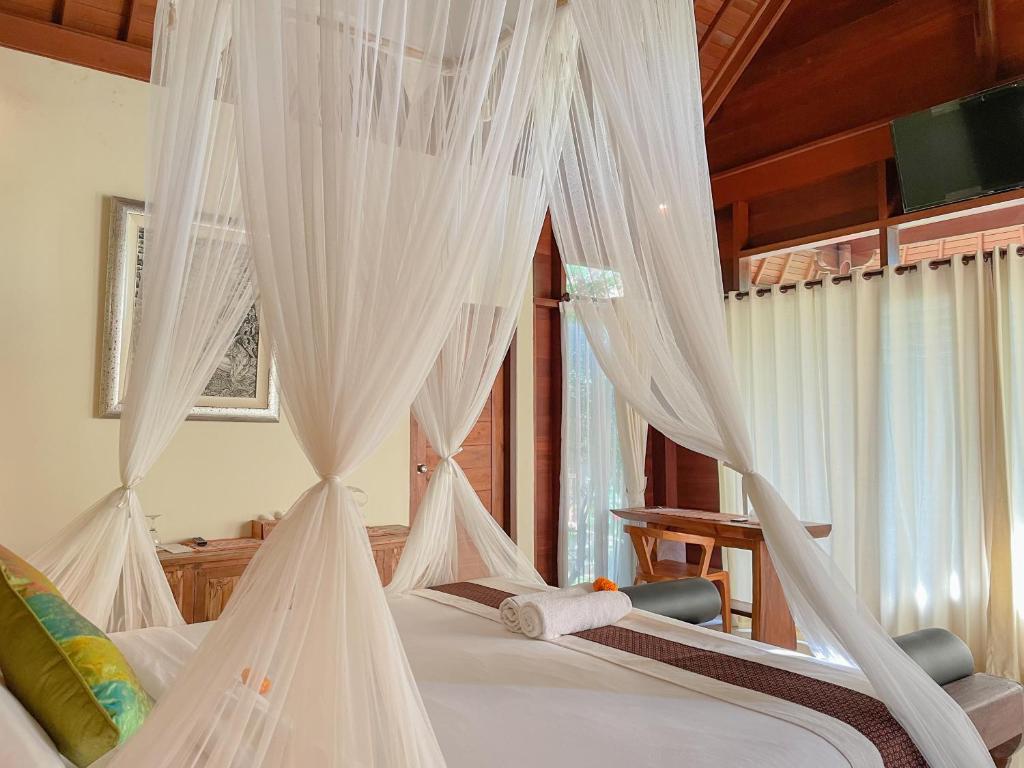 Mirah Guest House - Deluxe Double Room With Balcony