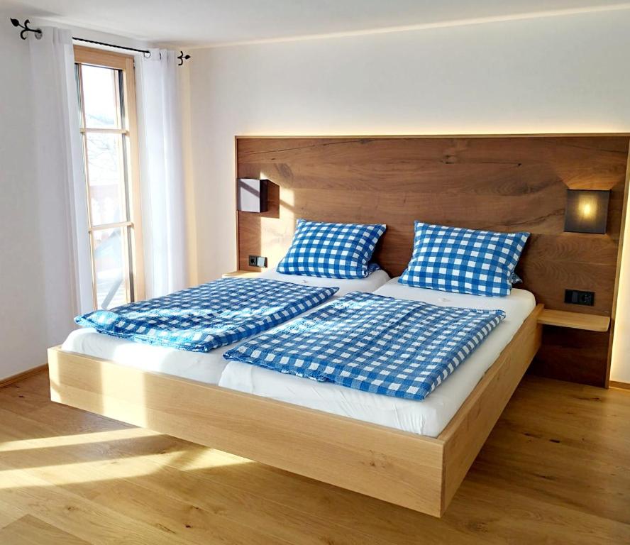Berggasthof Bichlersee - Double Room With Lake View