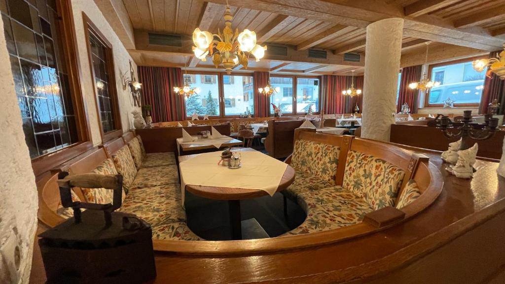 Istumisnurk majutusasutuses Hotel Alpenrose