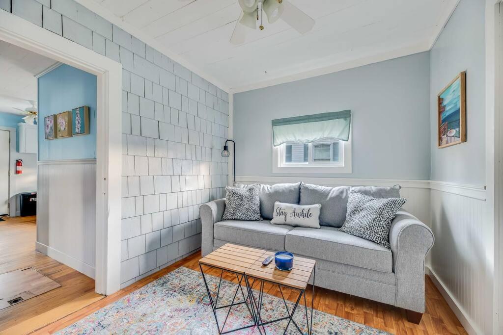 Old Orchard Beach Cozy Cottage, ME