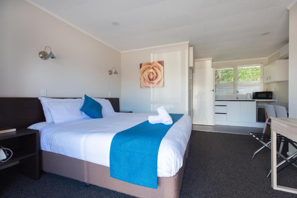 Lake Breeze Motel - Resim 9