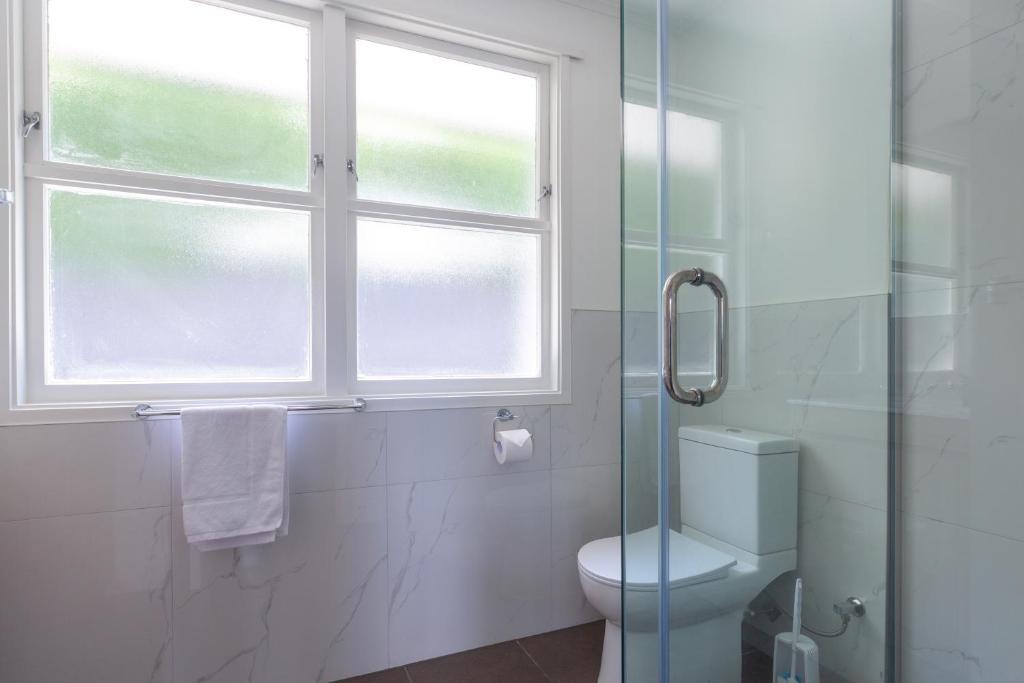 Lake Breeze Motel - Resim 23