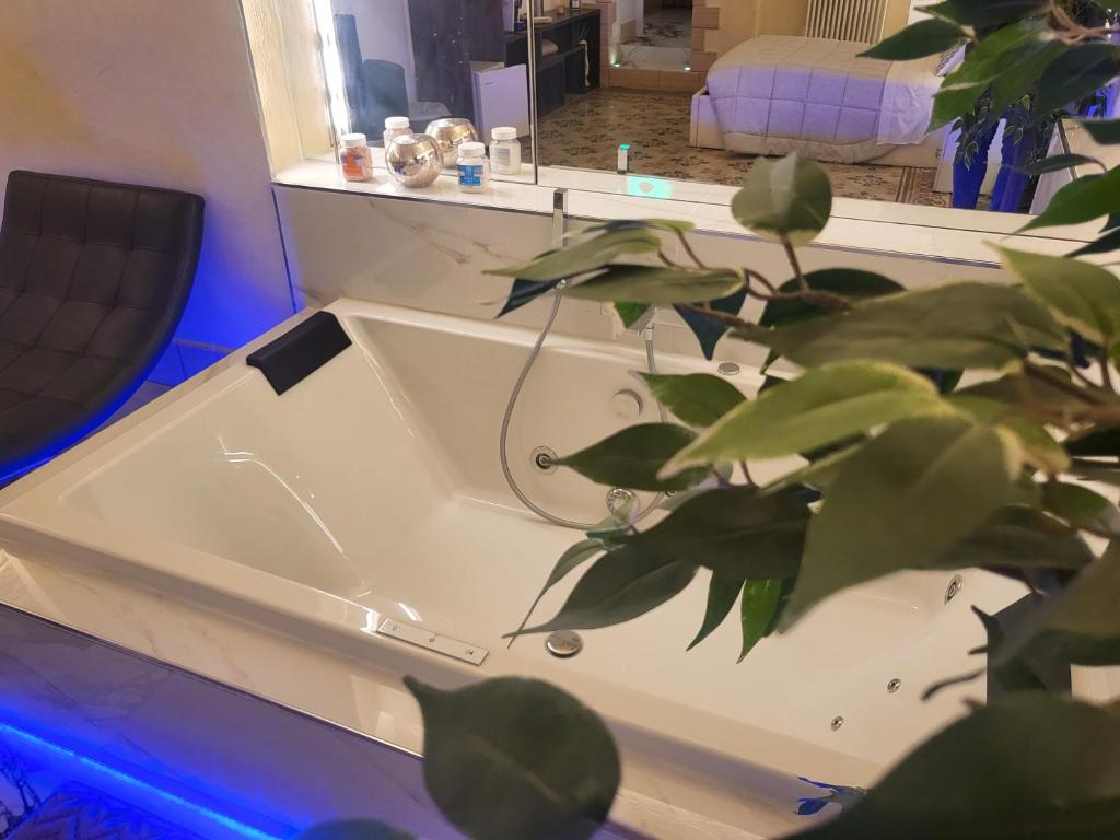 QUART0 GREC0 Suite 15 - One-Bedroom House