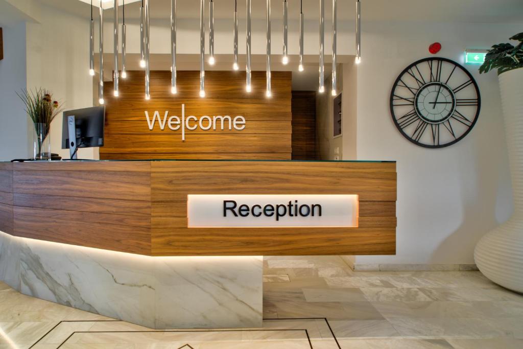 Vstupní hala nebo recepce v ubytování Poseidon Hotel