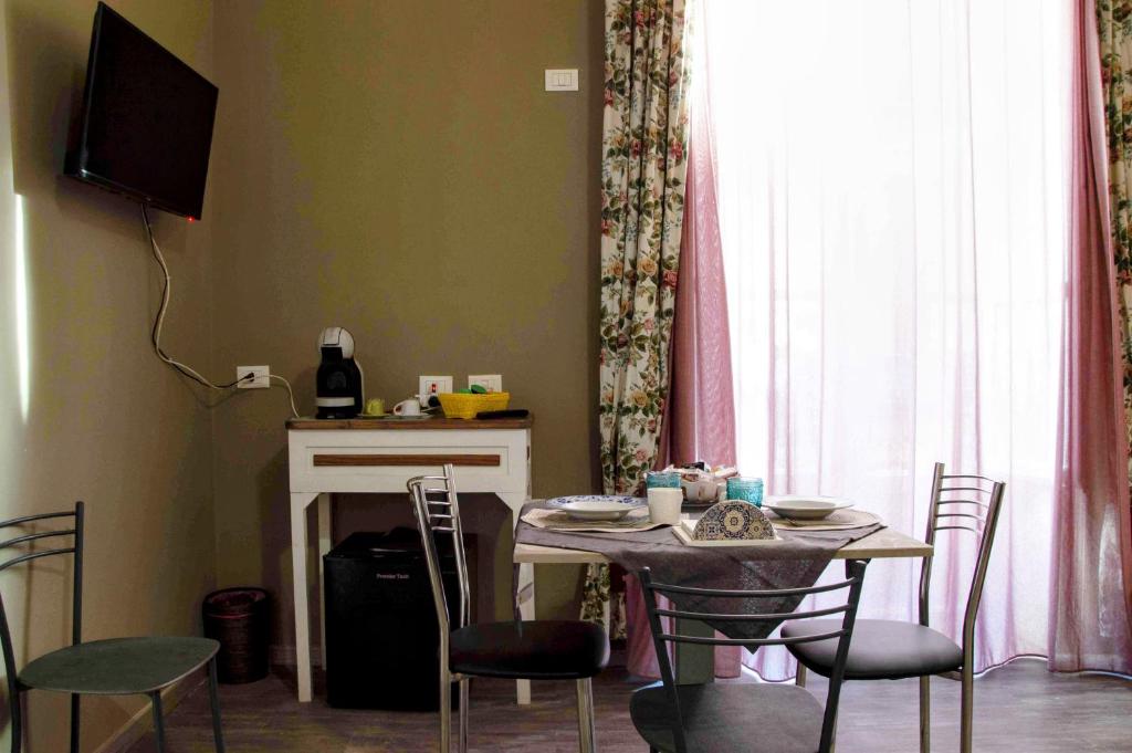 Telewizja i/lub zestaw kina domowego w obiekcie B&B Benincasa