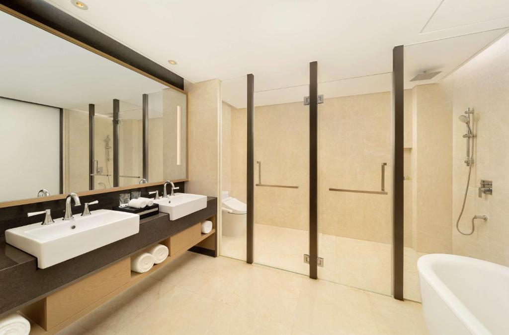 Koupelna v ubytování Radisson Blu Hotel Wuhan ETD Zone