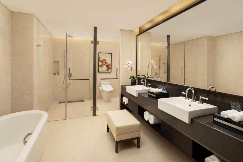 Koupelna v ubytování Radisson Blu Hotel Wuhan ETD Zone