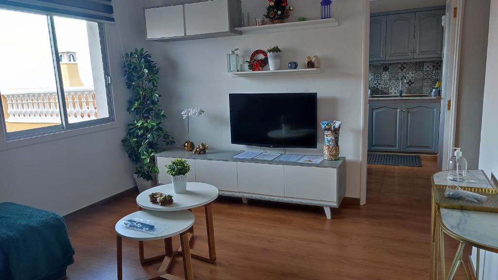 Kuchyň nebo kuchyňský kout v ubytování Casa" VISTAS AL TEIDE" mar Piscina privada parking cubierto gratuito en las instalaciones