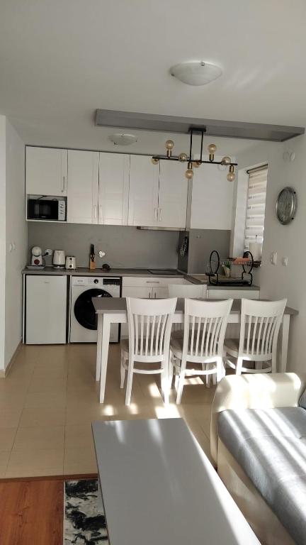 Belvedere Holiday Club Private Apartment - 高级一居室公寓和阳台
