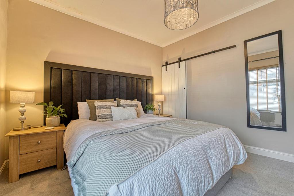 Ένα ή περισσότερα κρεβάτια σε δωμάτιο στο Host & Stay - Loughborough Road House