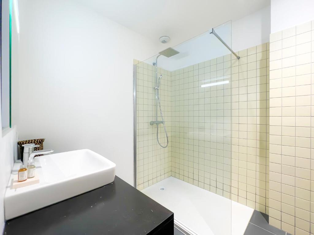 Appartements Climatises en Hyper Centre - Two-Bedroom Apartment