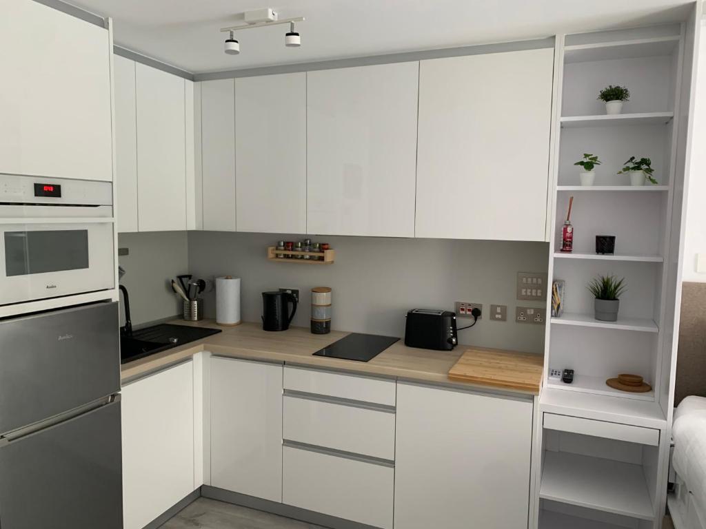 CP High floor luxury studio - Housity