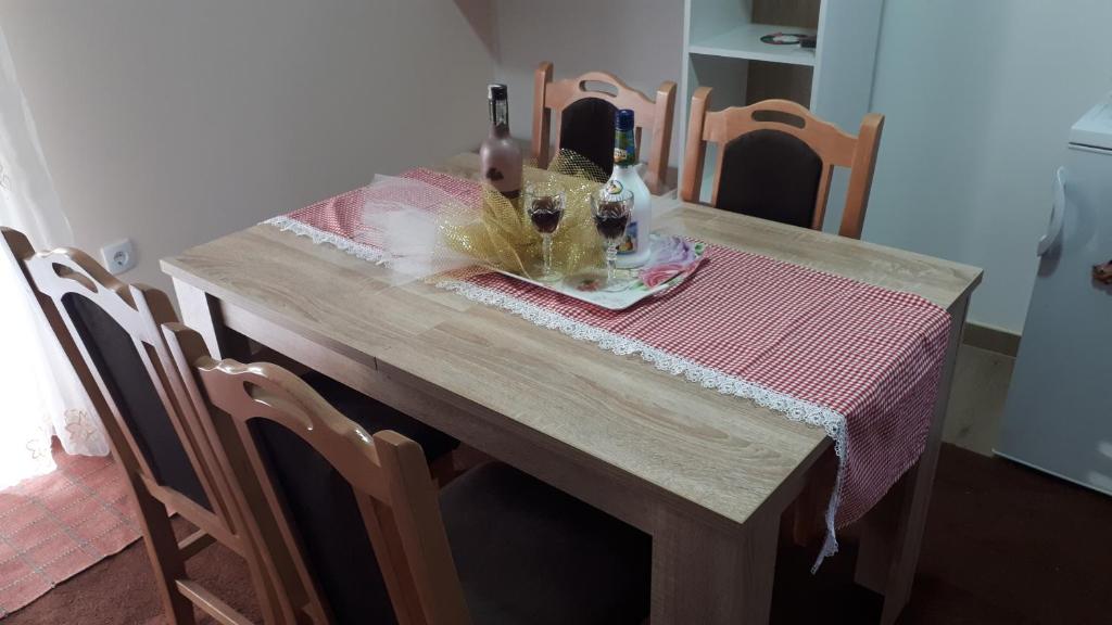 Fotografie z fotogalerie ubytování Apartman Gorski raj minimum 2 nocenja v destinaci Jevtići