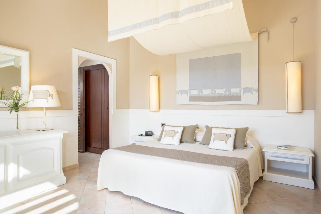 Hotel Baia di Nora - Deluxe Room With Fountain View