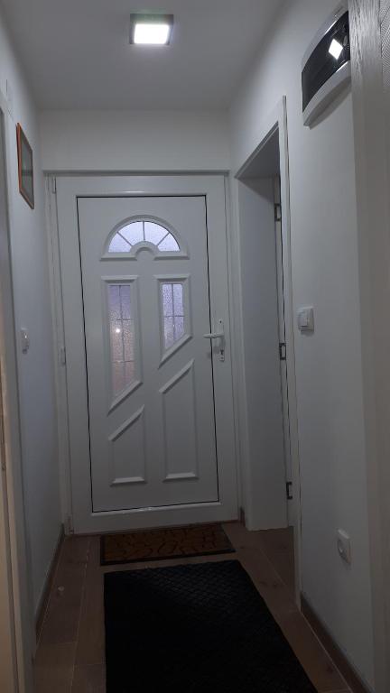 Fotografie z fotogalerie ubytování Apartman Gorski raj minimum 2 nocenja v destinaci Jevtići