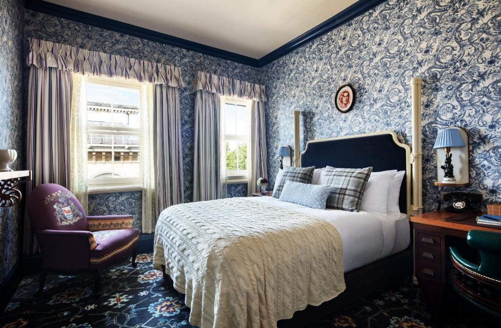 Lova arba lovos apgyvendinimo įstaigoje The Randolph Hotel, by Graduate Hotels