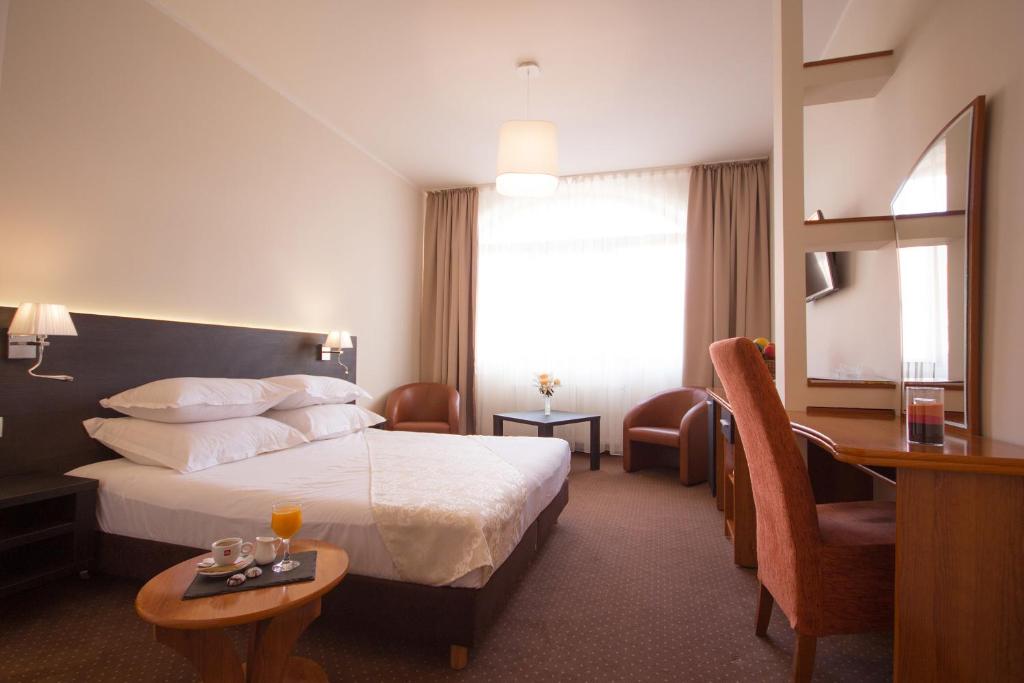 Restaurant Pensiune Bucovina - Large Double Room