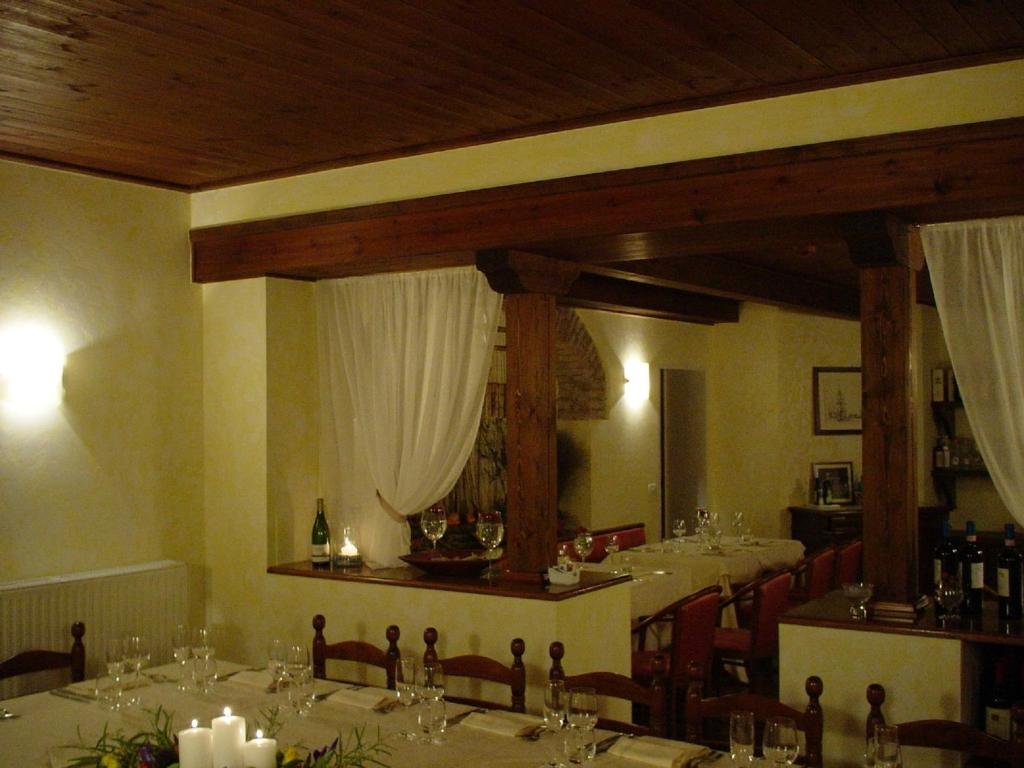 Restaurace v ubytování Albergo Ristorante Flora