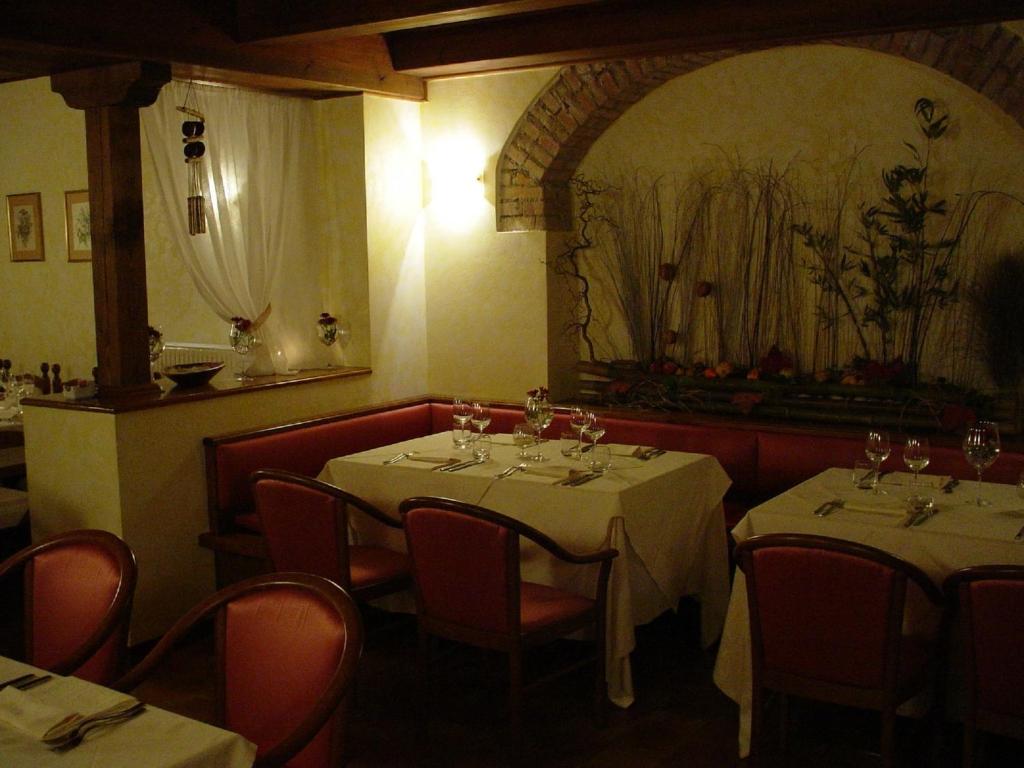 Restaurace v ubytování Albergo Ristorante Flora