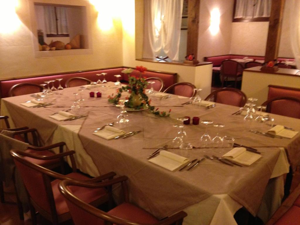 Restaurace v ubytování Albergo Ristorante Flora
