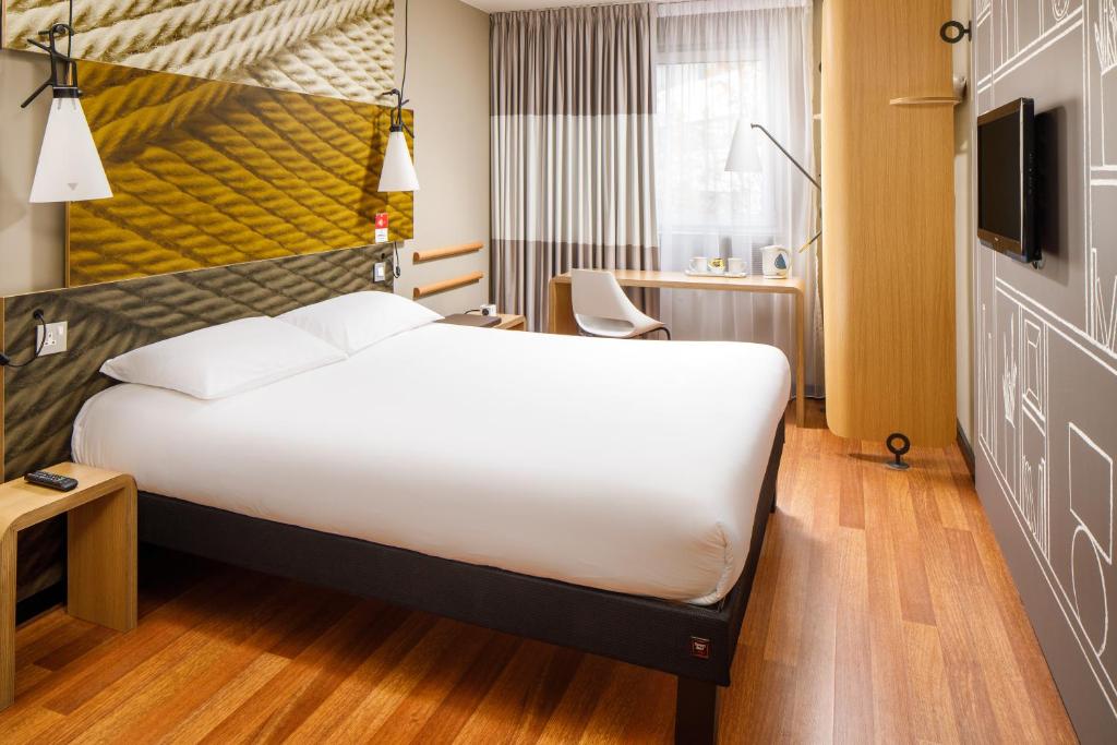 Postel nebo postele na pokoji v ubytování ibis Bristol Centre