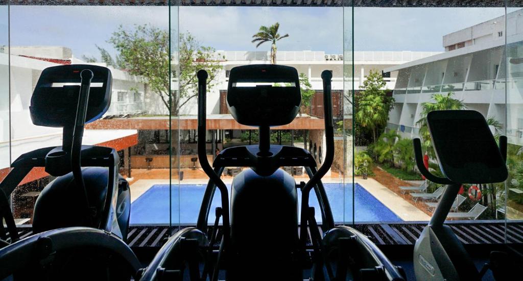 Fitness centrum a/nebo fitness zařízení v ubytování Cancun Bay All Inclusive Hotel