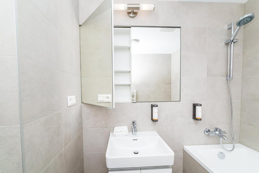 City Castle Apartments Free Parking - Resim 24