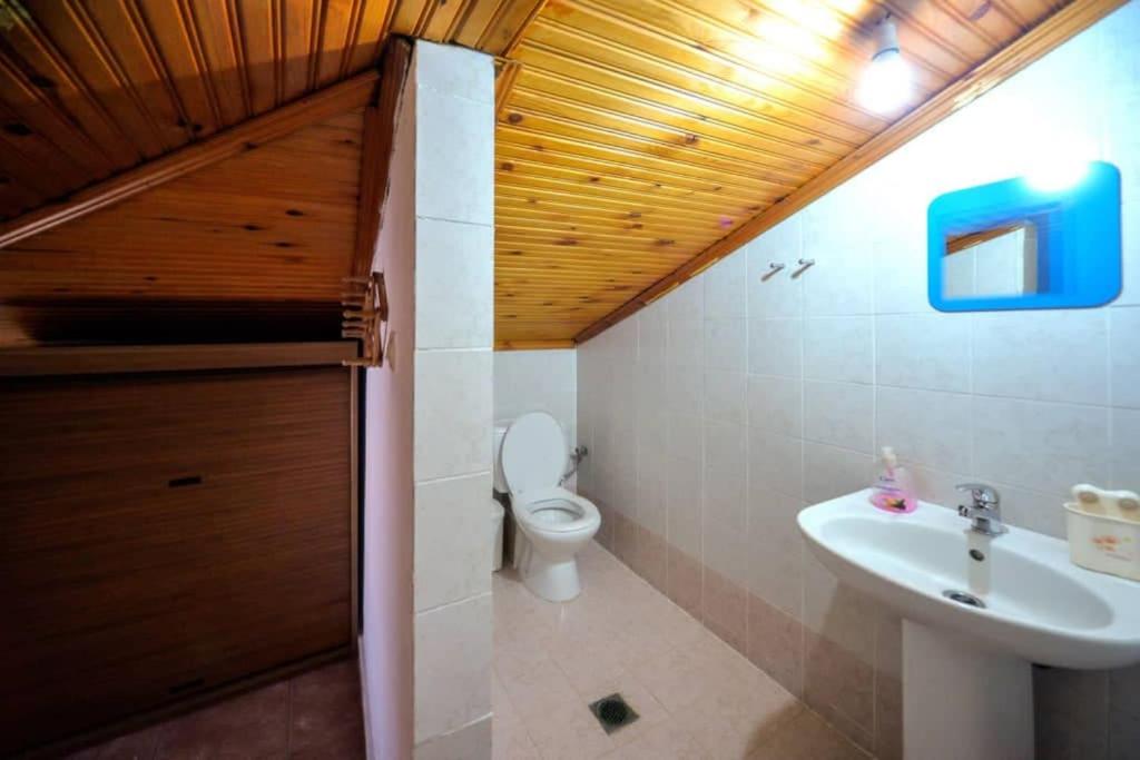 Kúpeľňa v ubytovaní O&A Kallithea