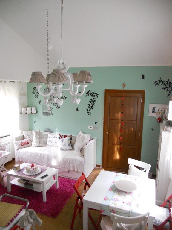A seating area at La casa azzurra