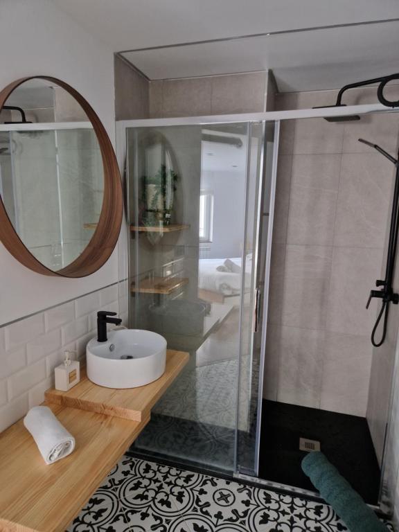 Łazienka w obiekcie Fantastic brand new apartment in best location just few steps from the ski slope! private parking