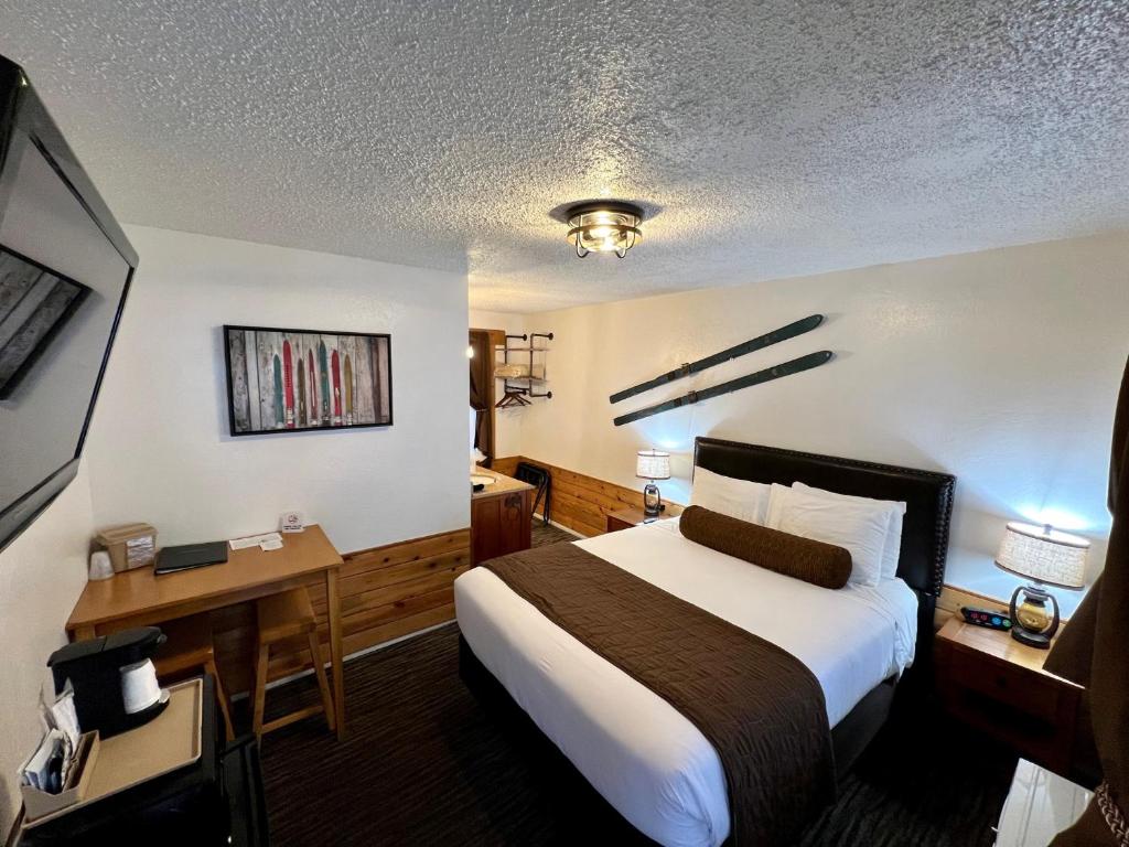 Shasta Inn - Habitación De La Reina