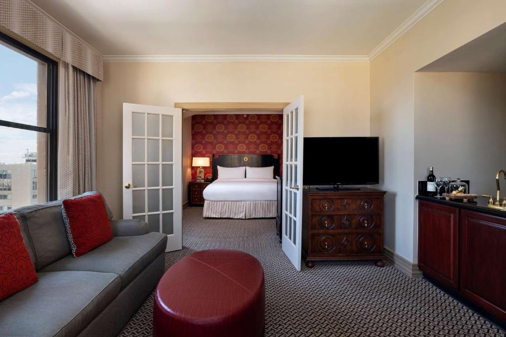 The Royal Sonesta Stephen F Austin Hotel - 