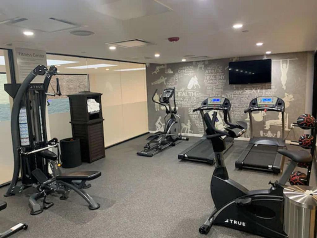 Fitness centrum a/nebo fitness zařízení v ubytování Best Western Plus Soho Hotel