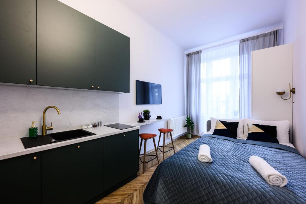 Unique Style Apartments Old Town - 25 min from the airport - by Homelike Krakow - Studio Apartment