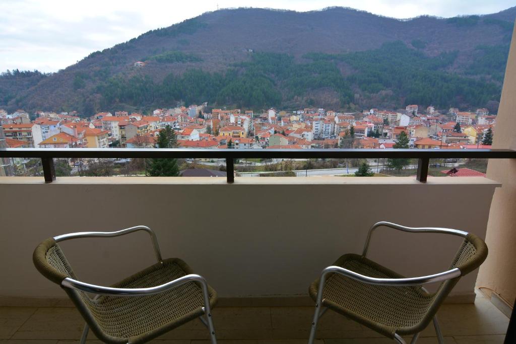 Nespecifikovaný výhled na hory nebo výhled na hory při pohledu z hotelu