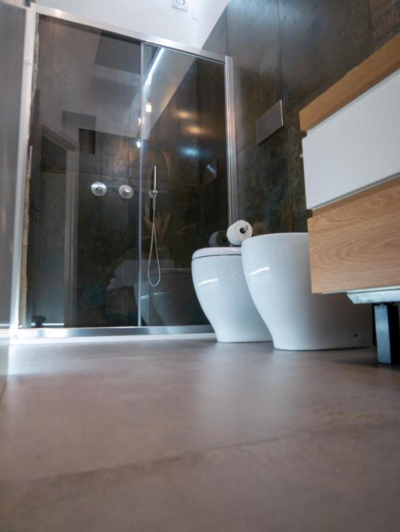 A bathroom at VaKKia - Ortigia Holiday Home