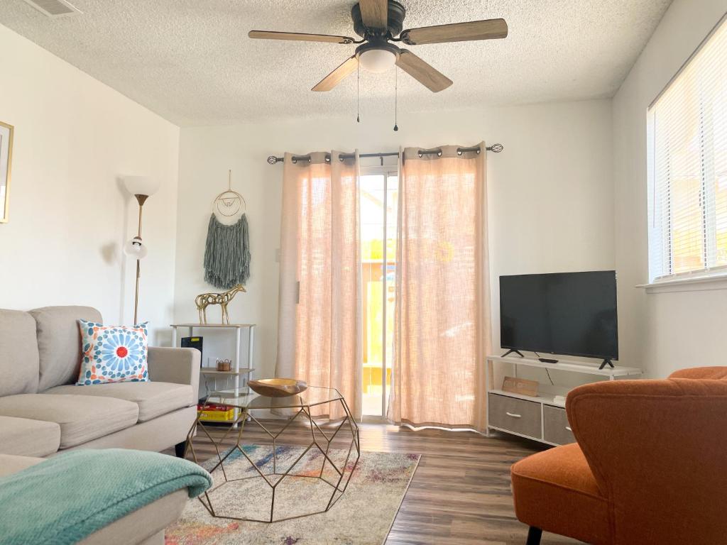 Lovely Apartment Unit Near Central Coalinga, Coalinga (updated prices 2024)