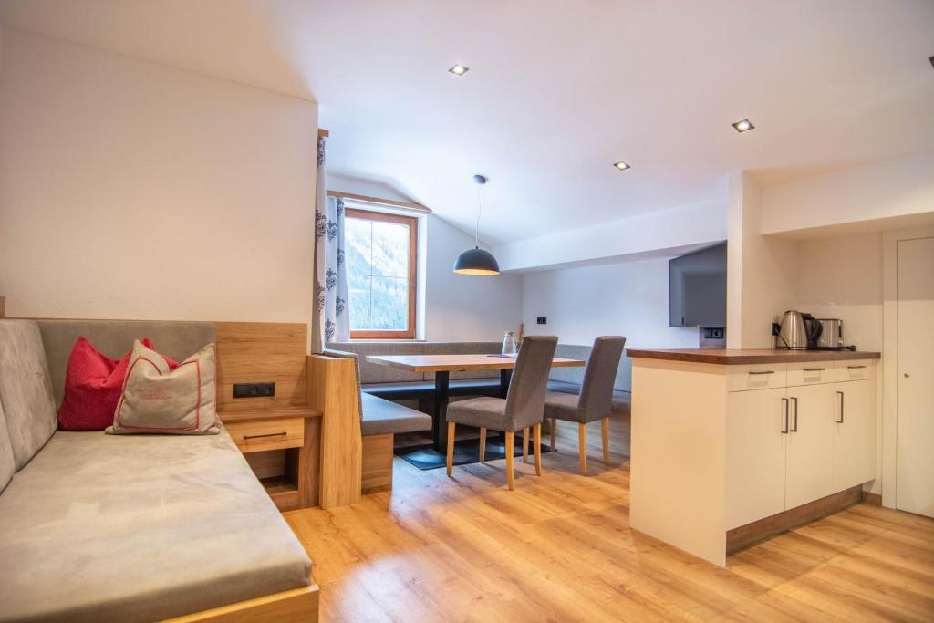 Kuchyň nebo kuchyňský kout v ubytování Marlis Apartments