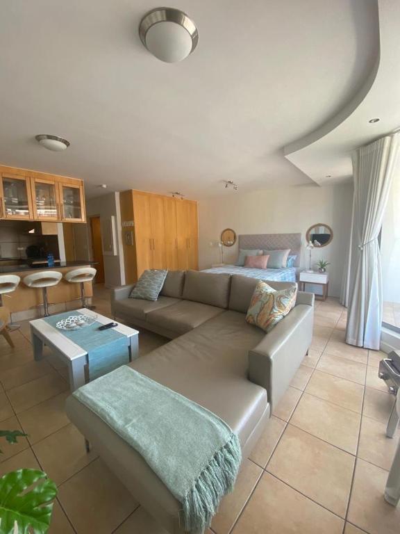 Hibernian Gem - 1 Bed Studio Apartment at the beach - Appartement D'une Chambre